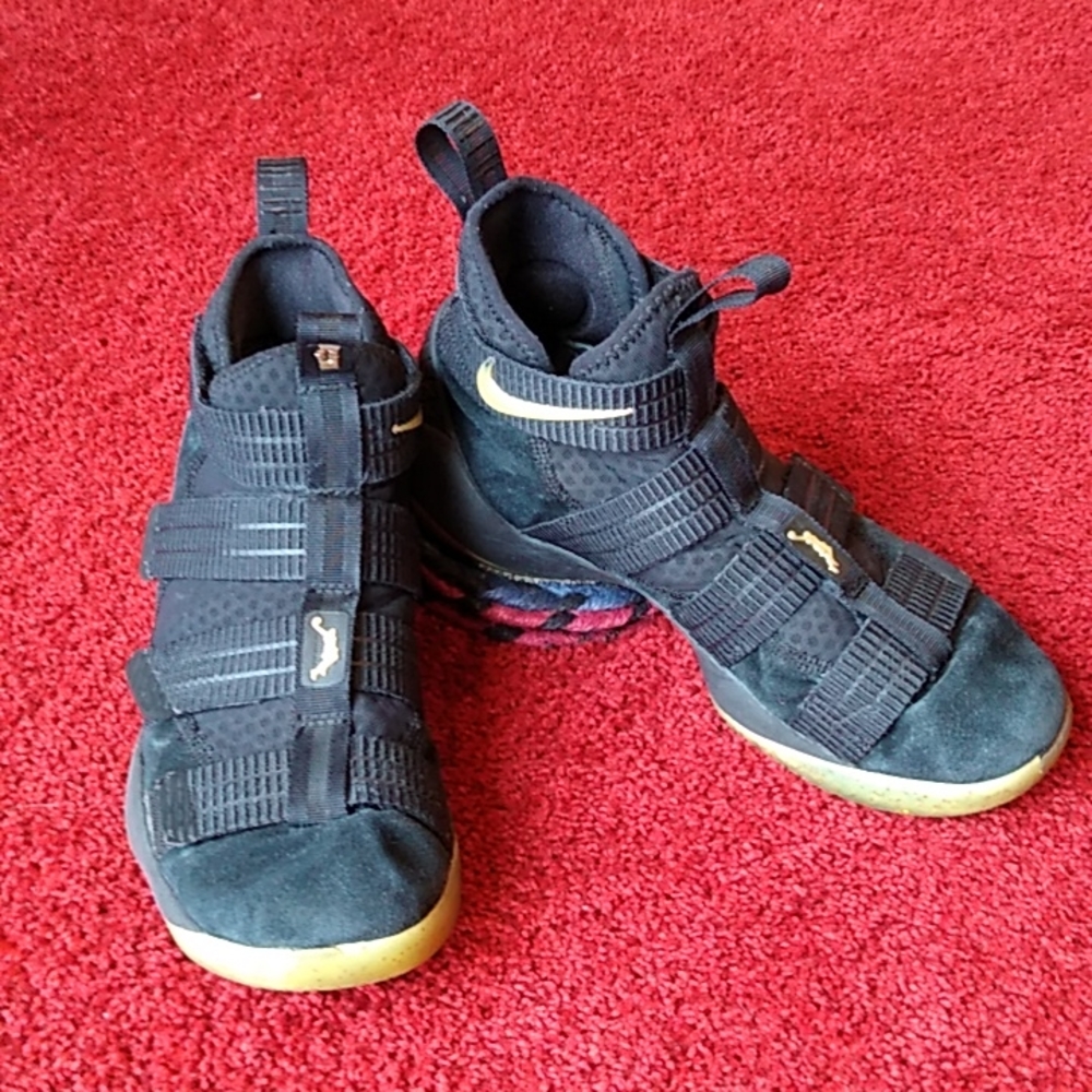 Nike LeBron Zoom Soldier 11 897646-002 Black & Gold Men's 8.5 Basketball Shoes